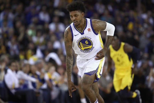 NBA彩经：尼克斯力擒老鹰拿下天王山 马刺轻取开拓者成功晋级